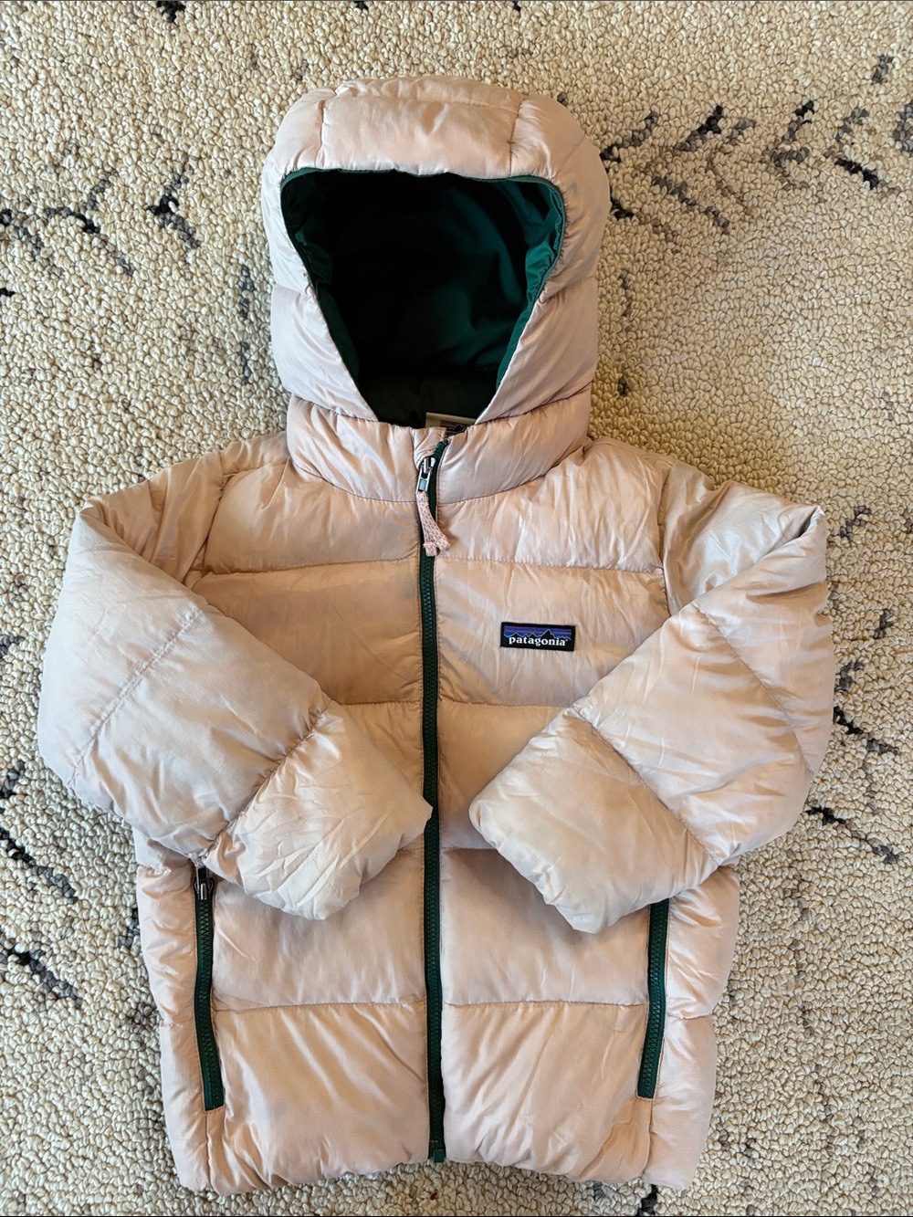 Patagonia kids high loft, puffer  jacket (5T) EUC